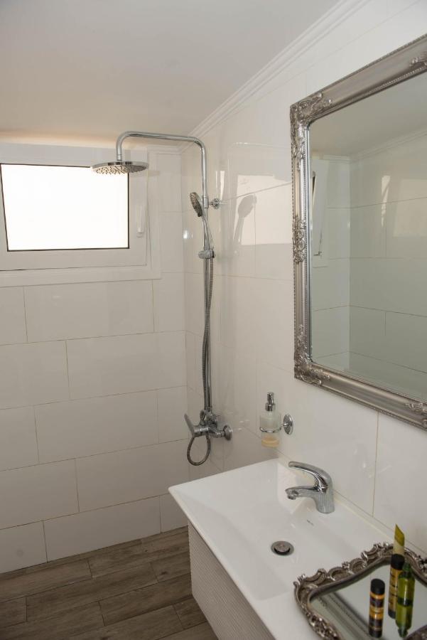 Katerina 2 Bedroom Luxury House ไซคิย์นธอสทาวน์ ภายนอก รูปภาพ