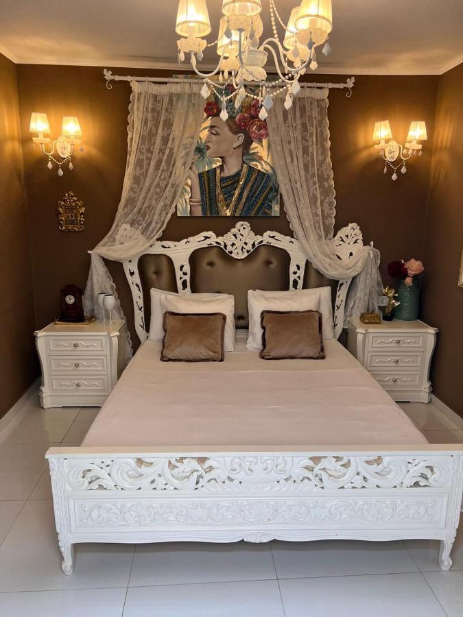 Katerina 2 Bedroom Luxury House ไซคิย์นธอสทาวน์ ภายนอก รูปภาพ